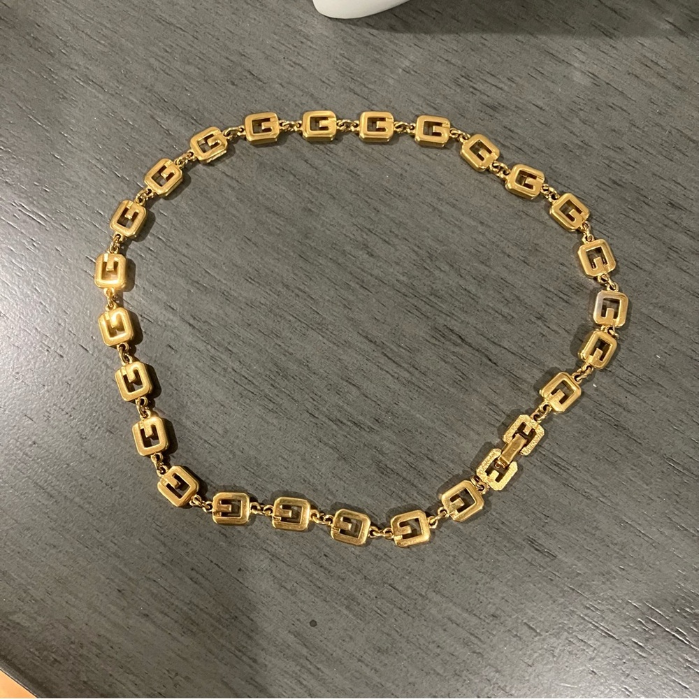 Chic Givenchy Gold-Tone Geometric Necklace - Picture 2 of 5